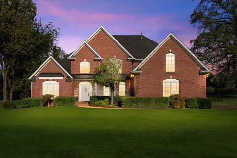 1992 Hannover Ct Clarksville TN 37043