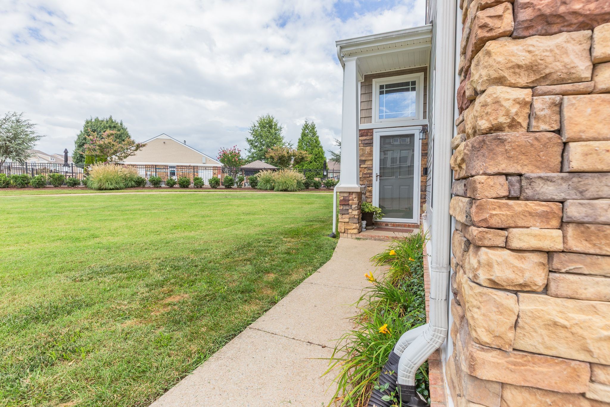 1055 Somerset Springs Dr