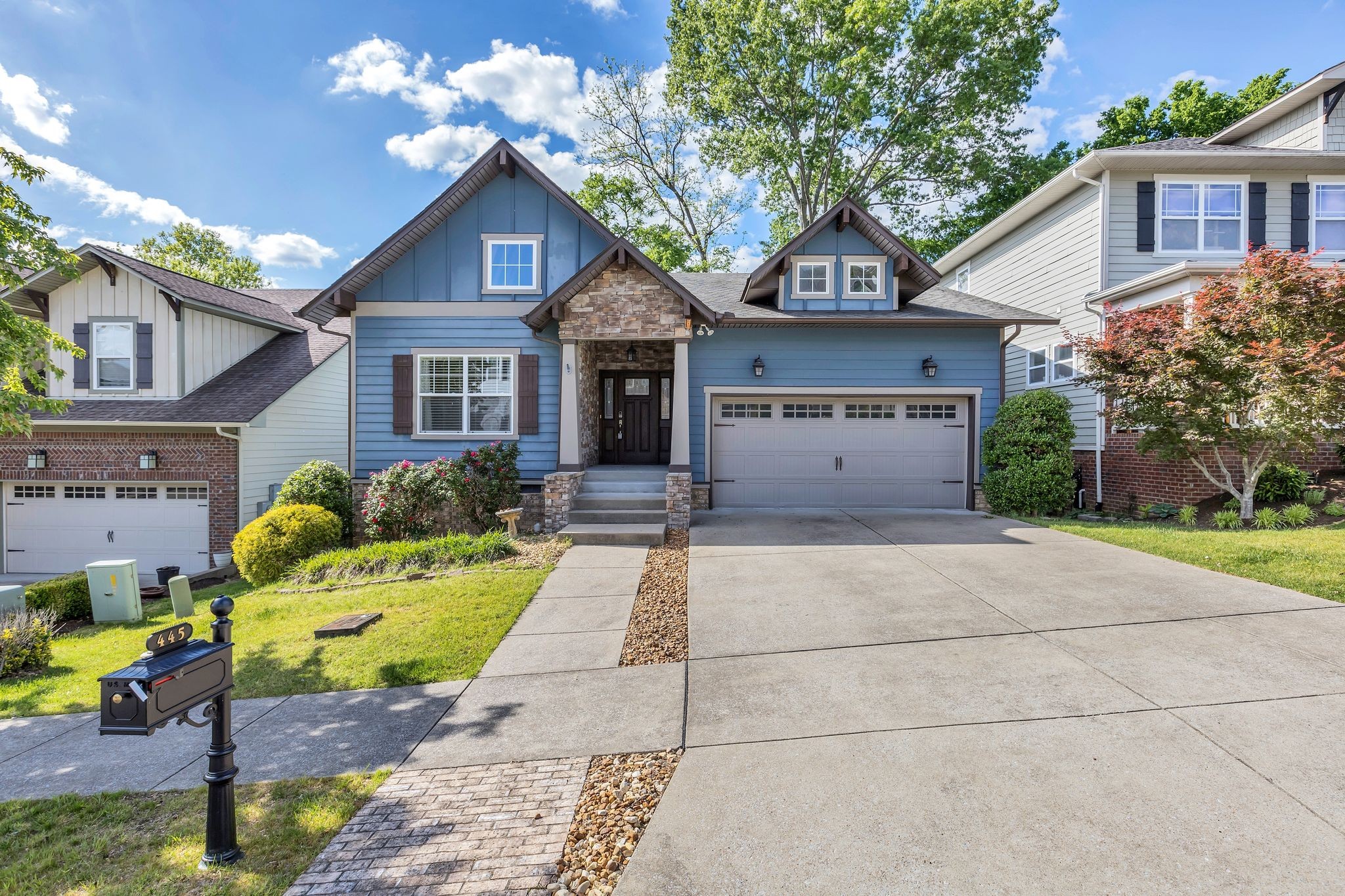 445 Highpoint Ter