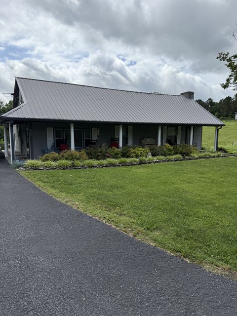 1638 Johnsons Chapel Rd Sparta TN 38583