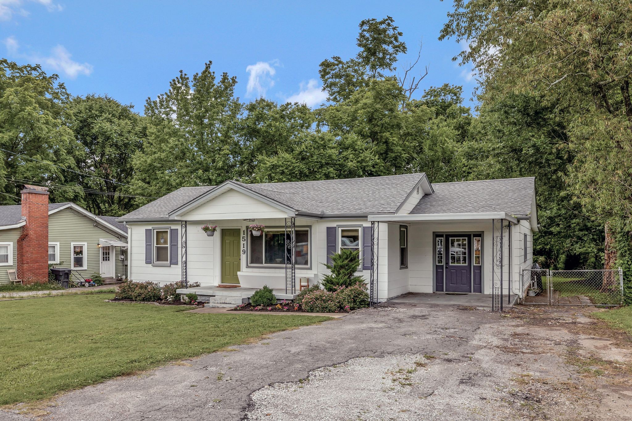 1519 Graybar Ln