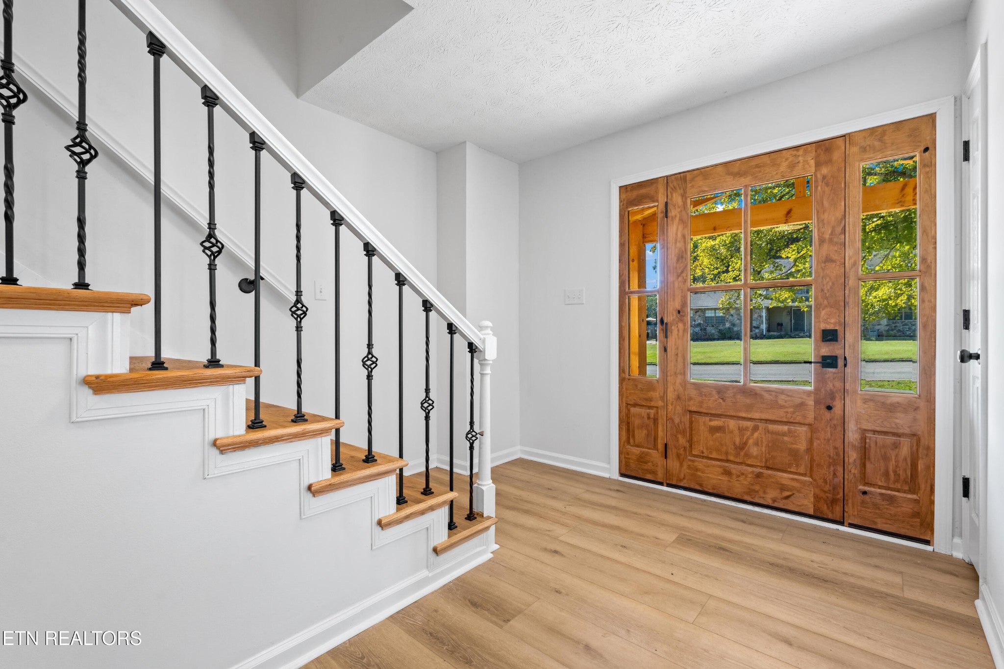 1908 Breezy Ridge Tr