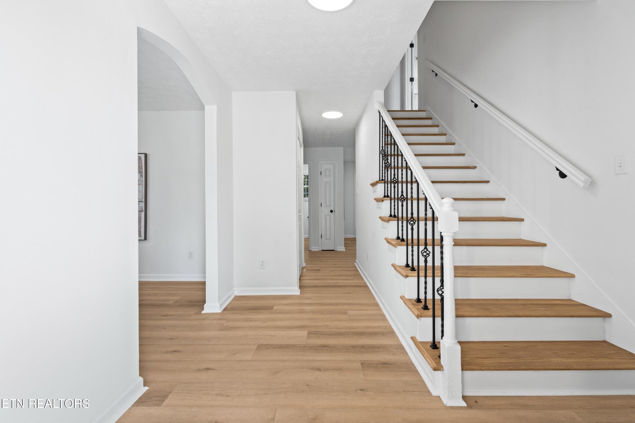 1908 Breezy Ridge Tr