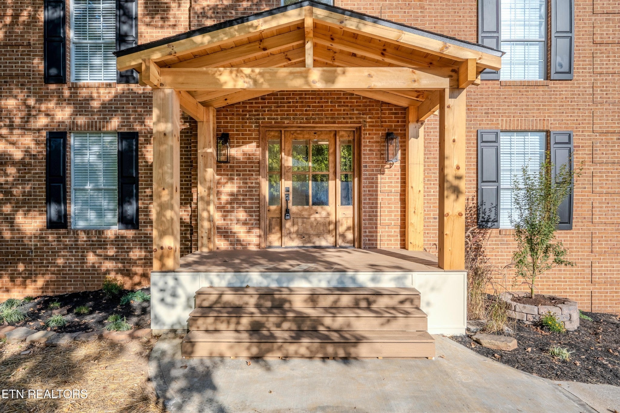 1908 Breezy Ridge Tr