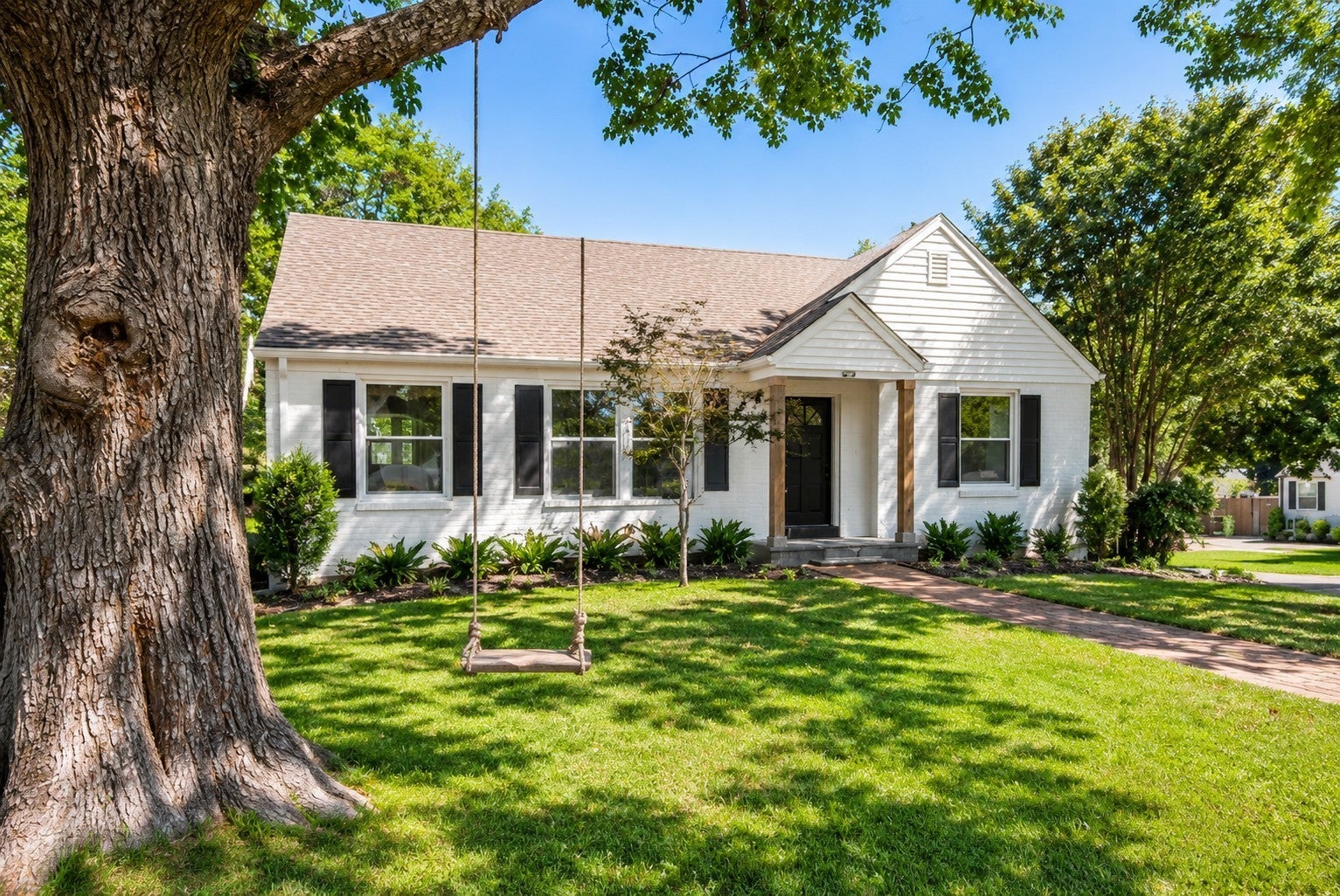 3-bed listing at 900 Woodmont Blvd, Nashville
