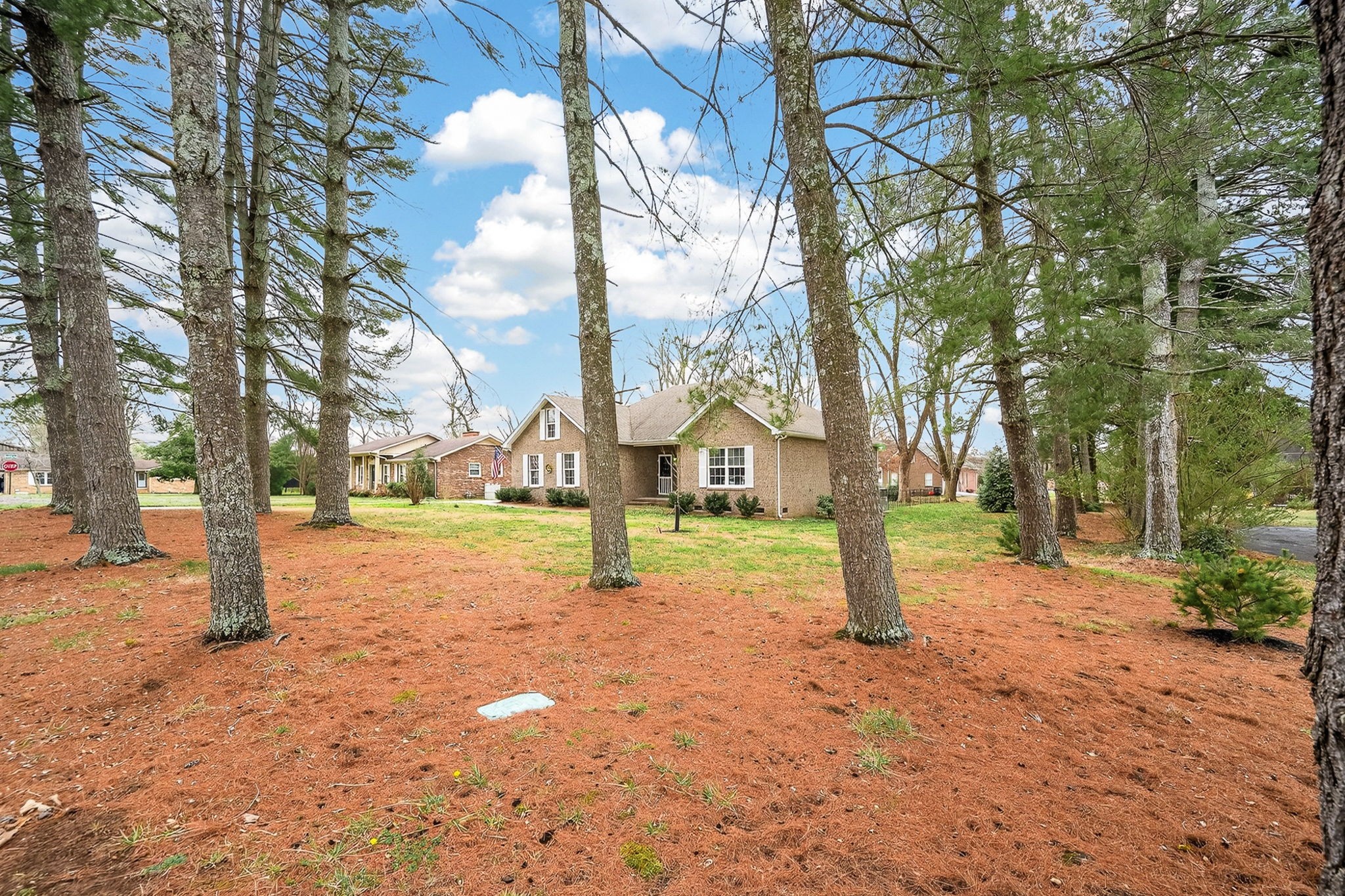 403 TIMBERLANE AVENUE