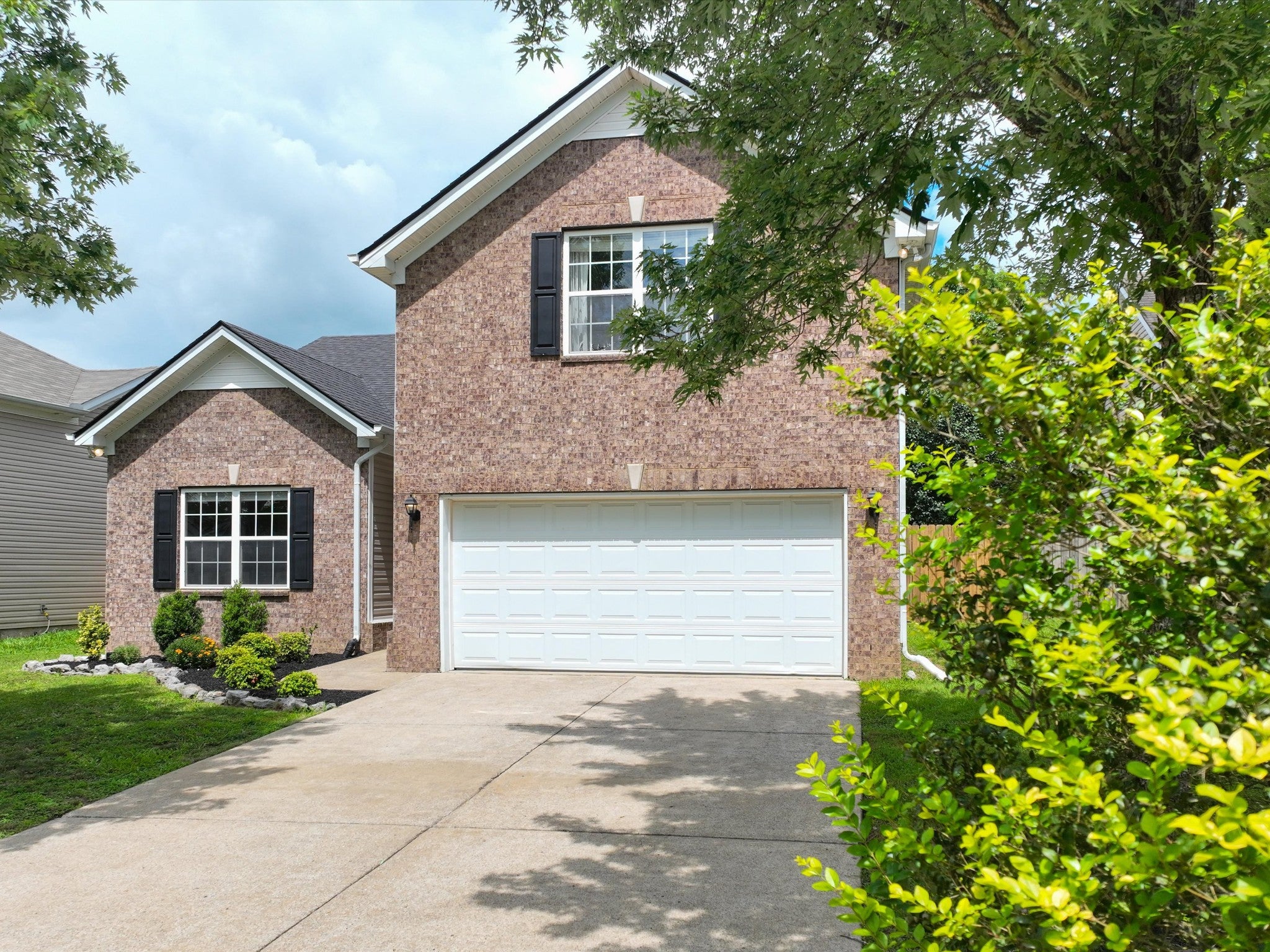2132 Deer Valley Dr