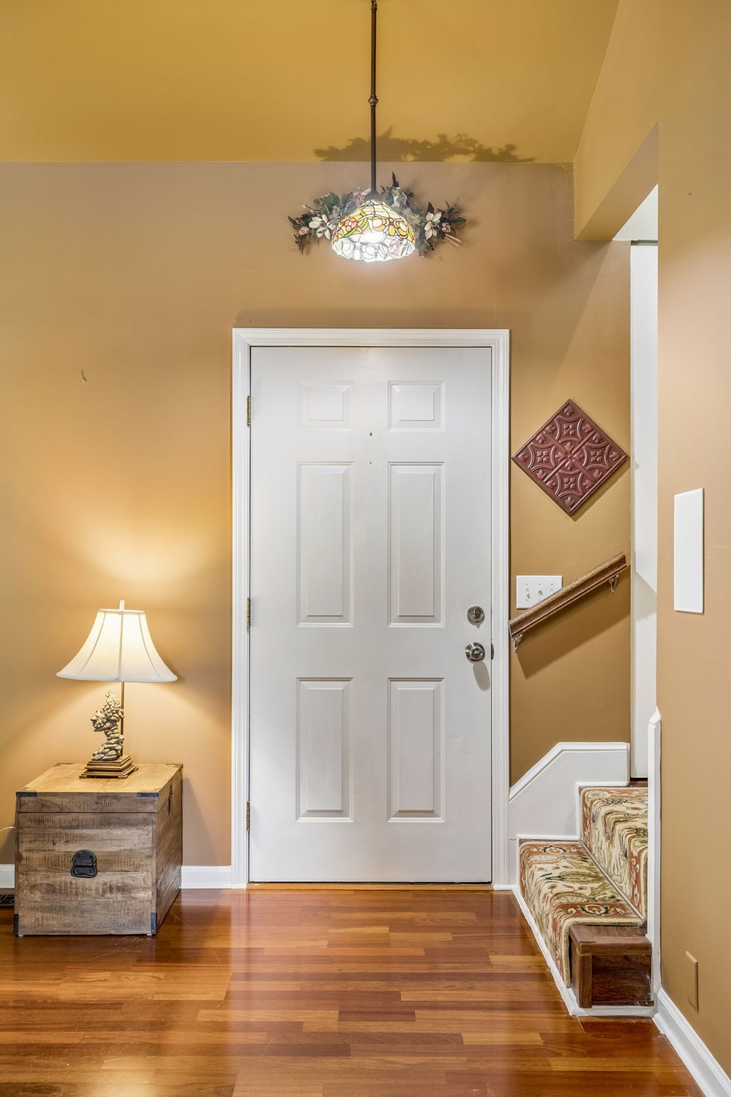 1105 Blythe Ct E