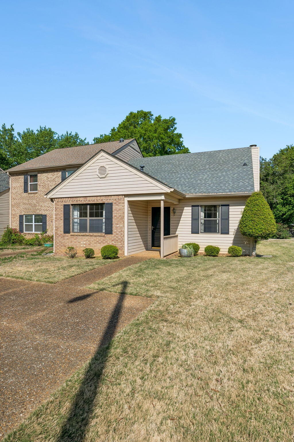 6466 Brookmead Circle
