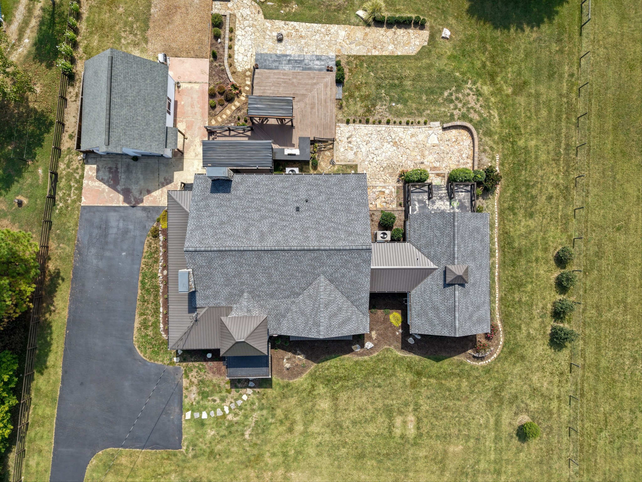 9707 Clovercroft Rd