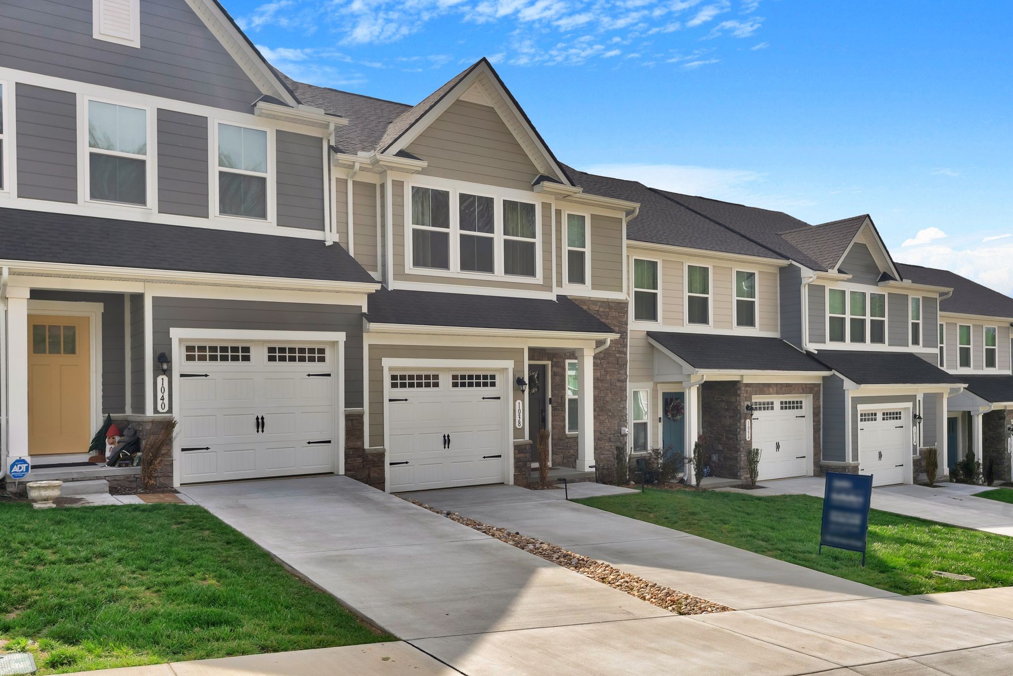 1038 Mountain View Dr