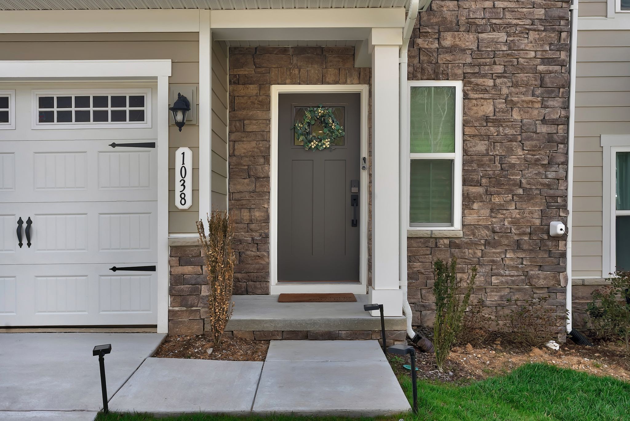 1038 Mountain View Dr