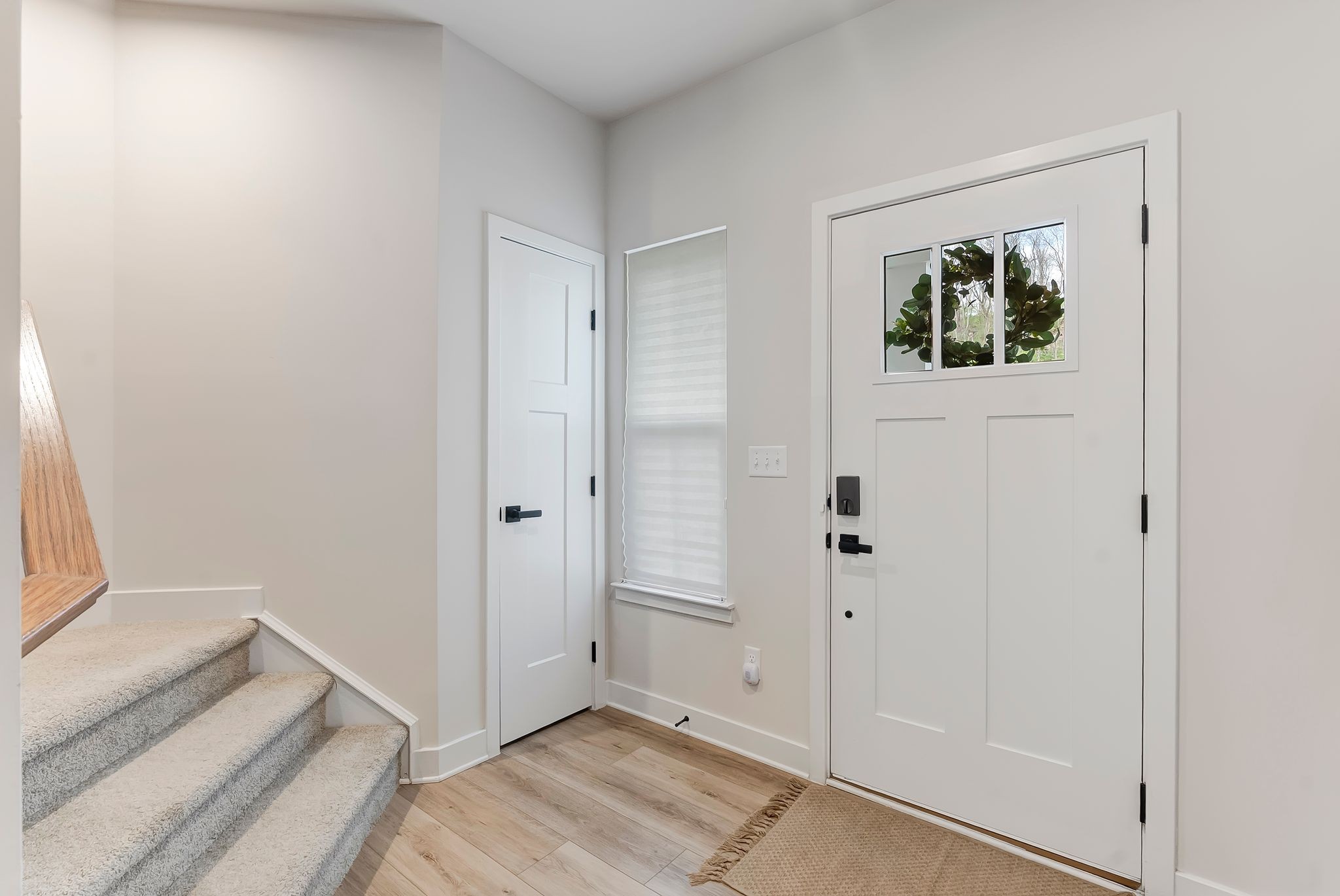 1038 Mountain View Dr