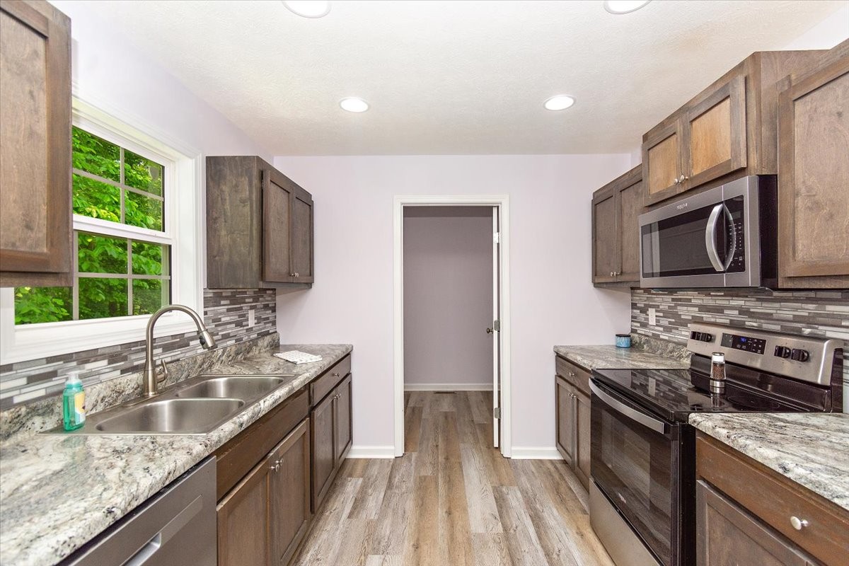1161 Honey Ln