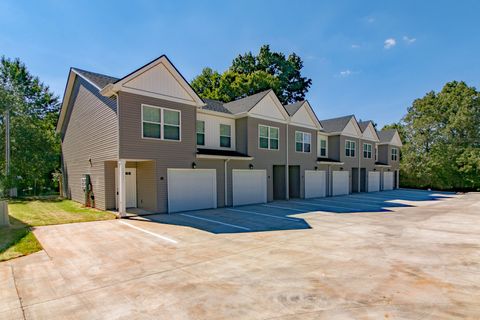 1960 Batts Ln Clarksville TN 37042