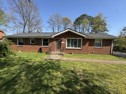 2511 Timberwood Dr Clarksville TN 37040