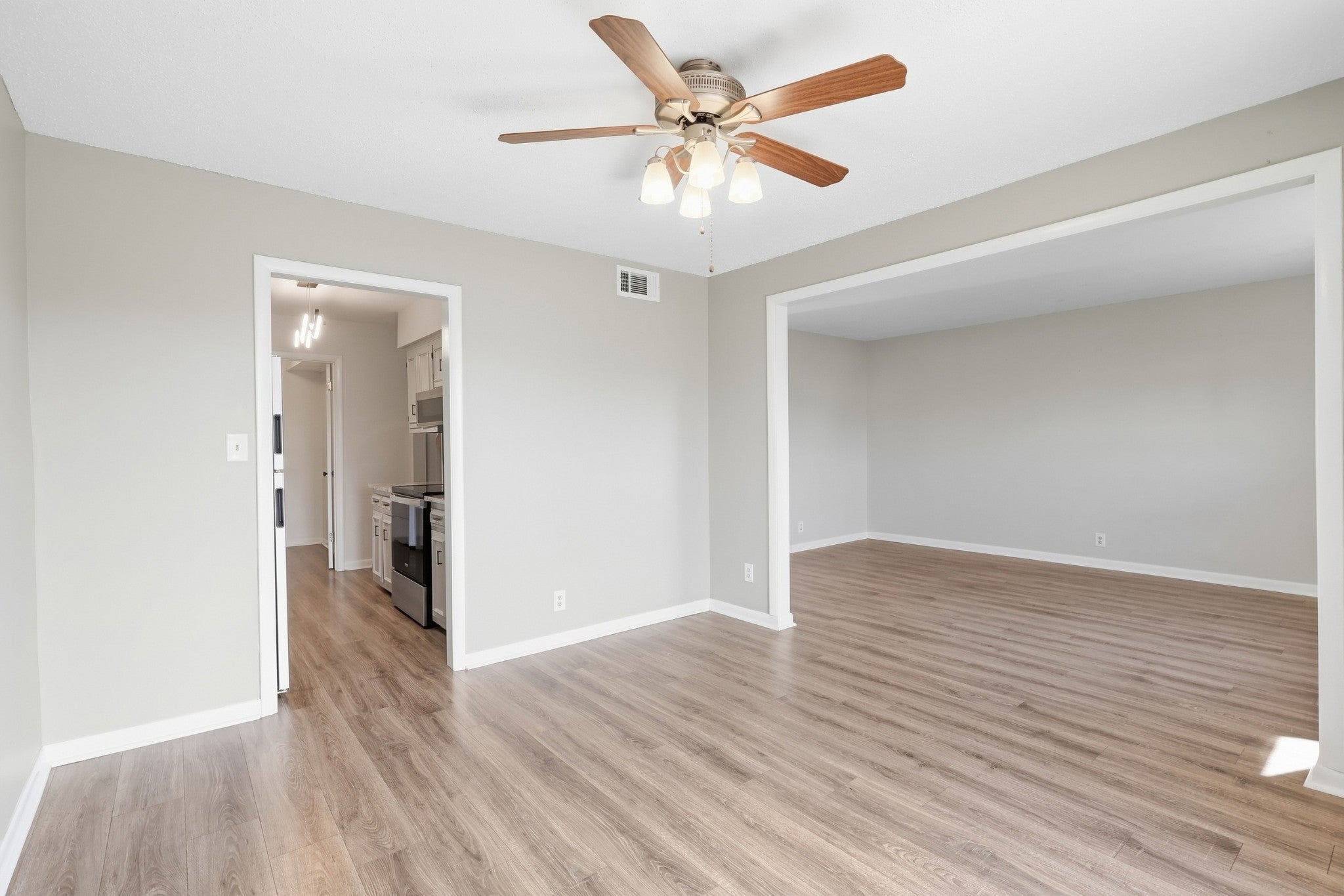 1039 Heritage Dr - Photo 4