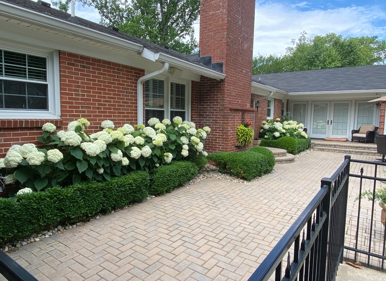 311 Minerva Dr