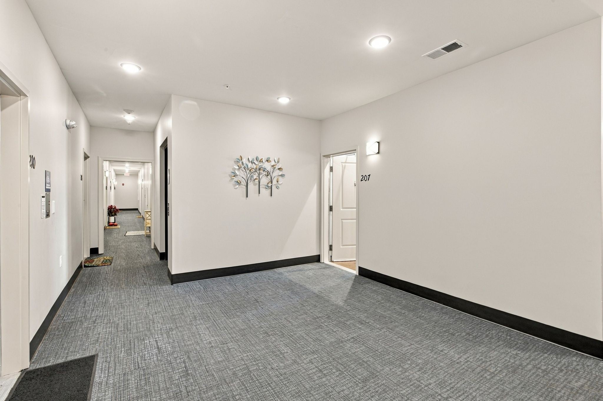 1319 W Main St 207