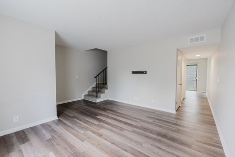 4958 Edmondson Pike 23 Nashville TN 37211