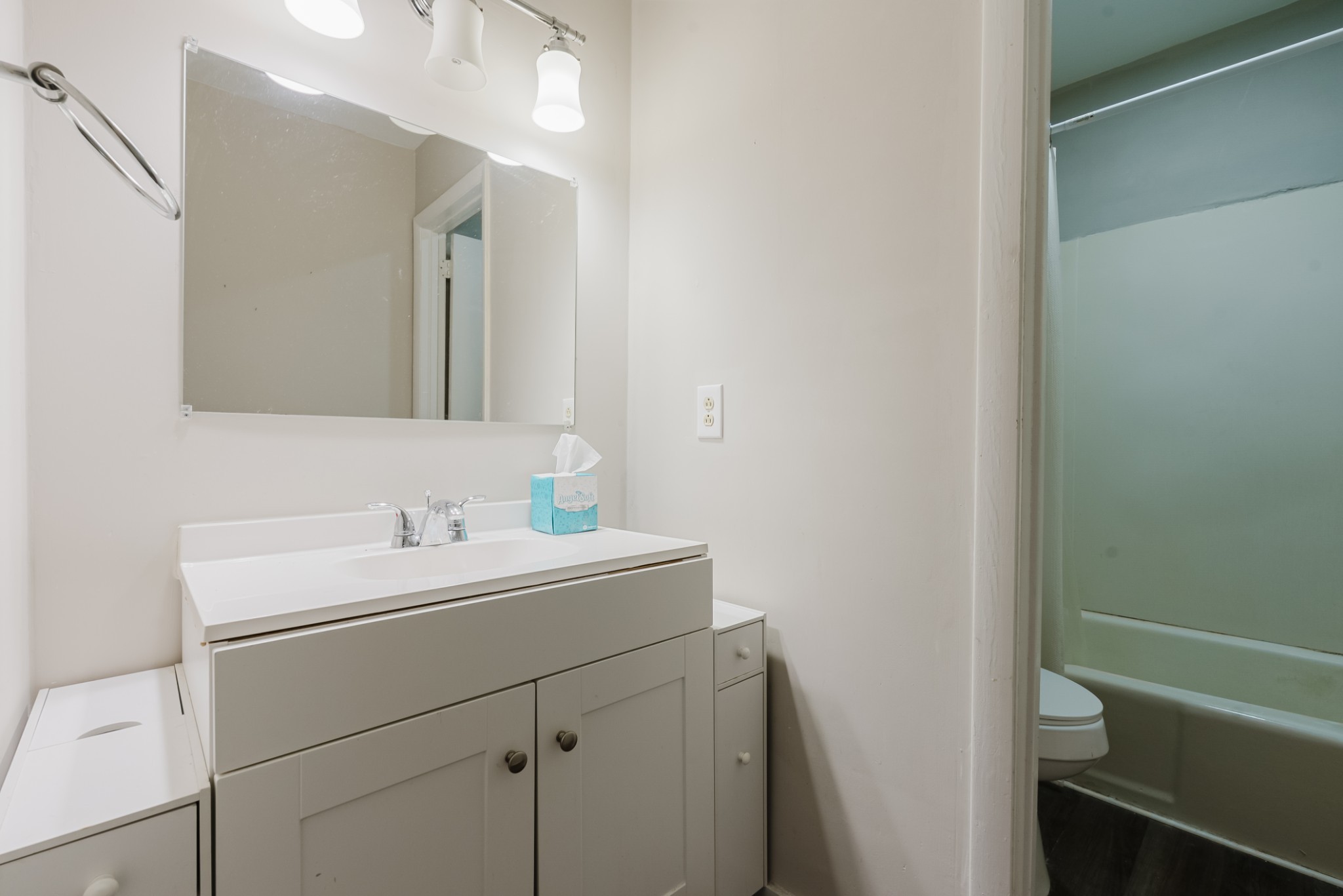 4958 Edmondson Pike 23