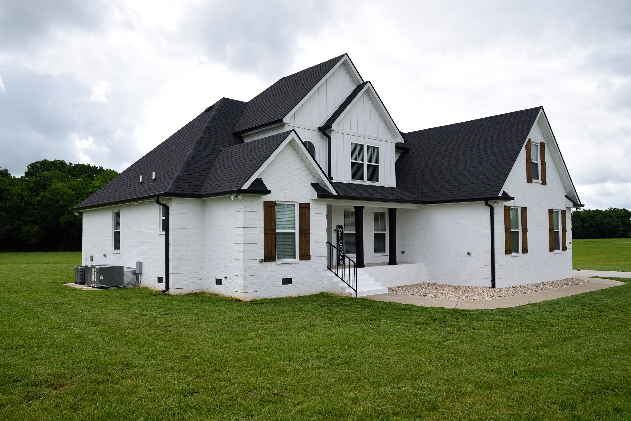 832 Longview Rd