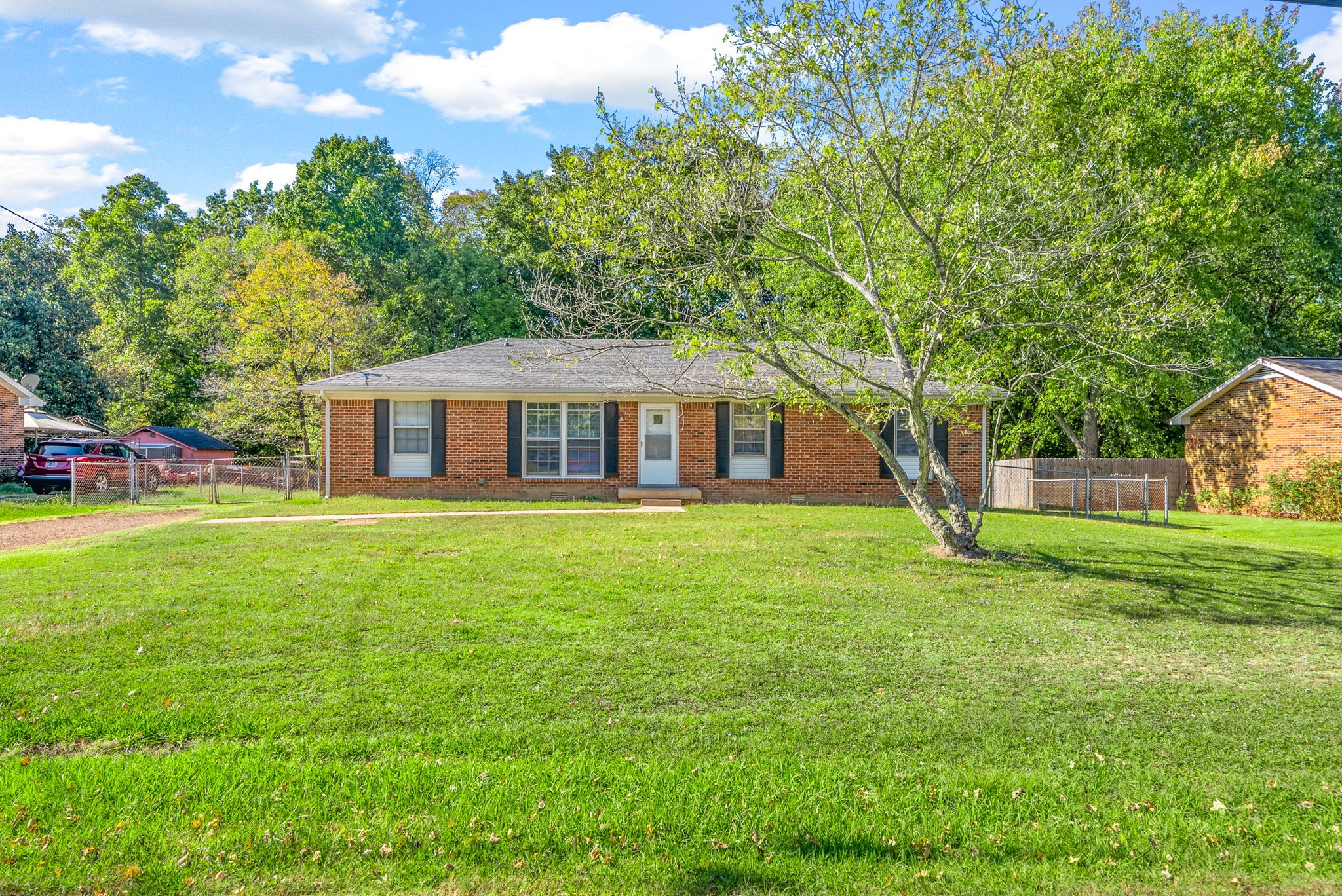 Clarksville, Tennessee 37040, United States, 3 Bedrooms Bedrooms, ,1 BathroomBathrooms,Residential,Active,235135