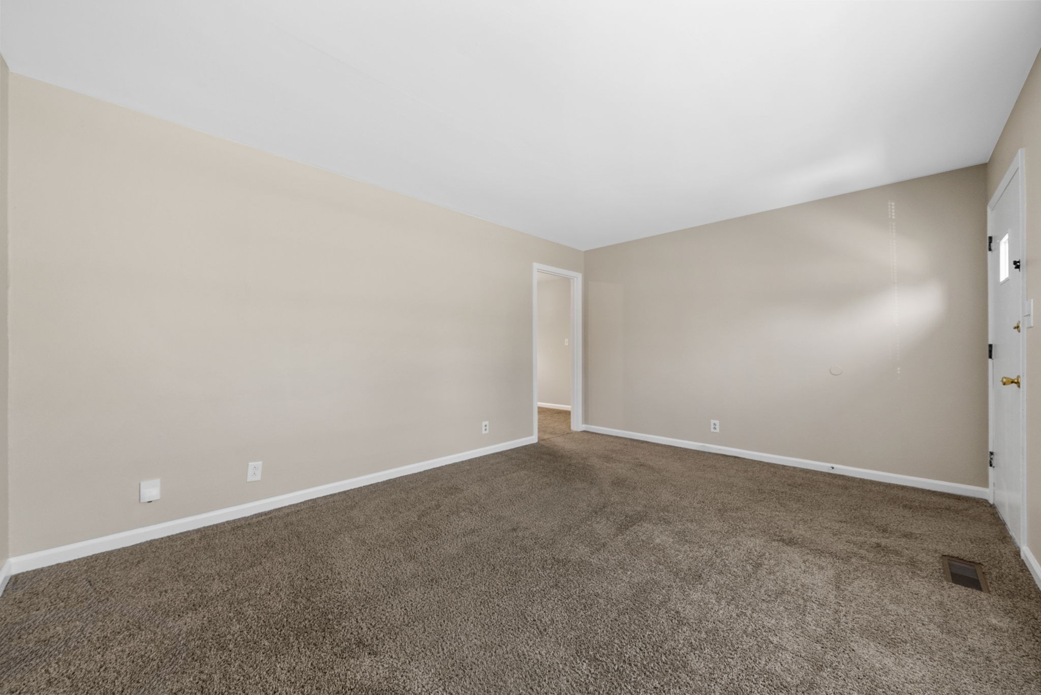 Clarksville, Tennessee 37040, United States, 3 Bedrooms Bedrooms, ,1 BathroomBathrooms,Residential,Active,235135