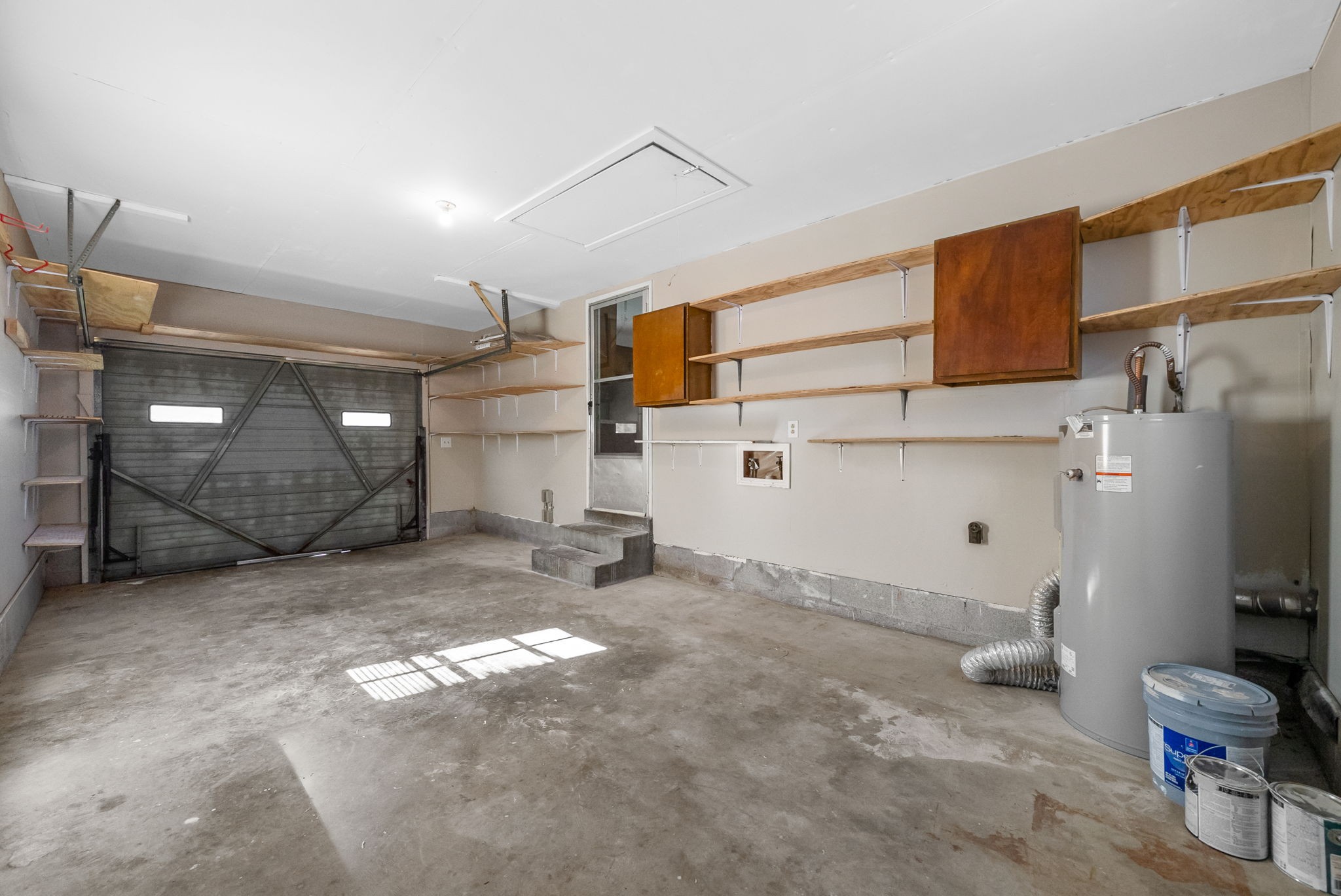 Clarksville, Tennessee 37040, United States, 3 Bedrooms Bedrooms, ,1 BathroomBathrooms,Residential,Active,235135