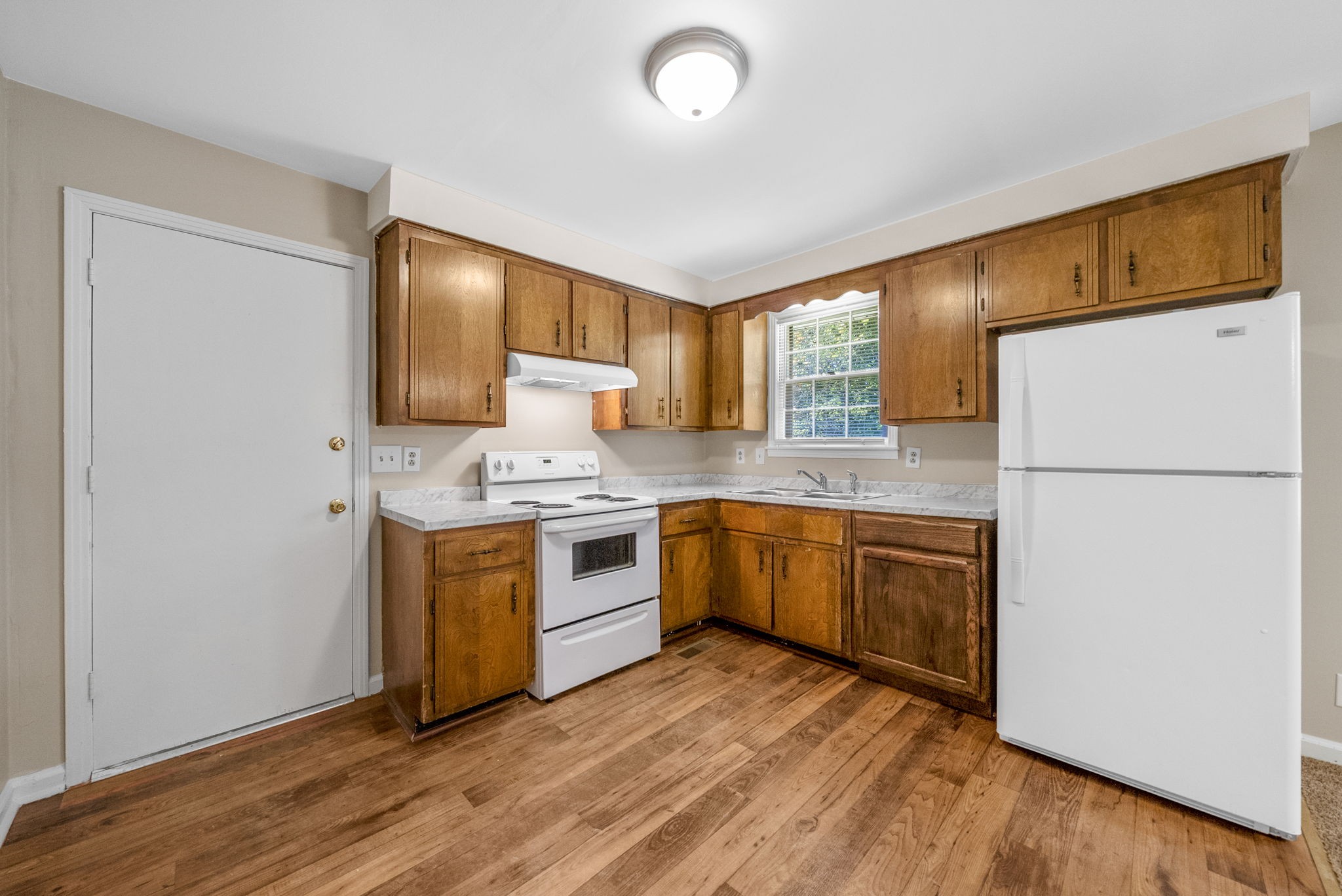 Clarksville, Tennessee 37040, United States, 3 Bedrooms Bedrooms, ,1 BathroomBathrooms,Residential,Active,235135