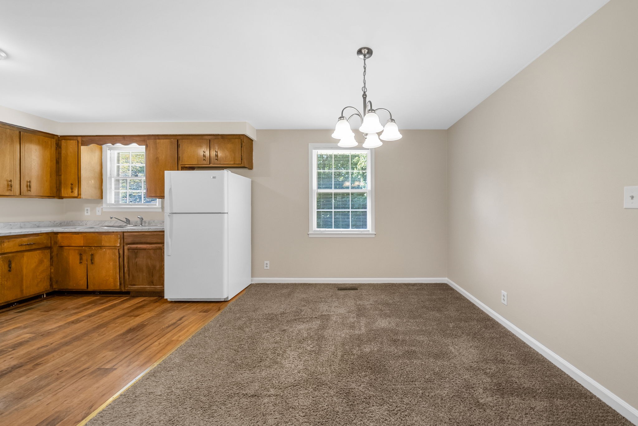 Clarksville, Tennessee 37040, United States, 3 Bedrooms Bedrooms, ,1 BathroomBathrooms,Residential,Active,235135