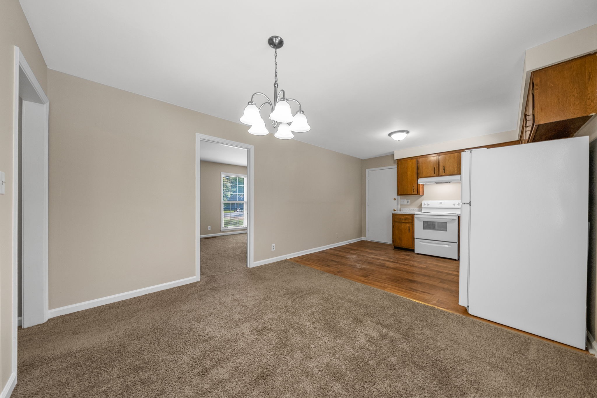 Clarksville, Tennessee 37040, United States, 3 Bedrooms Bedrooms, ,1 BathroomBathrooms,Residential,Active,235135