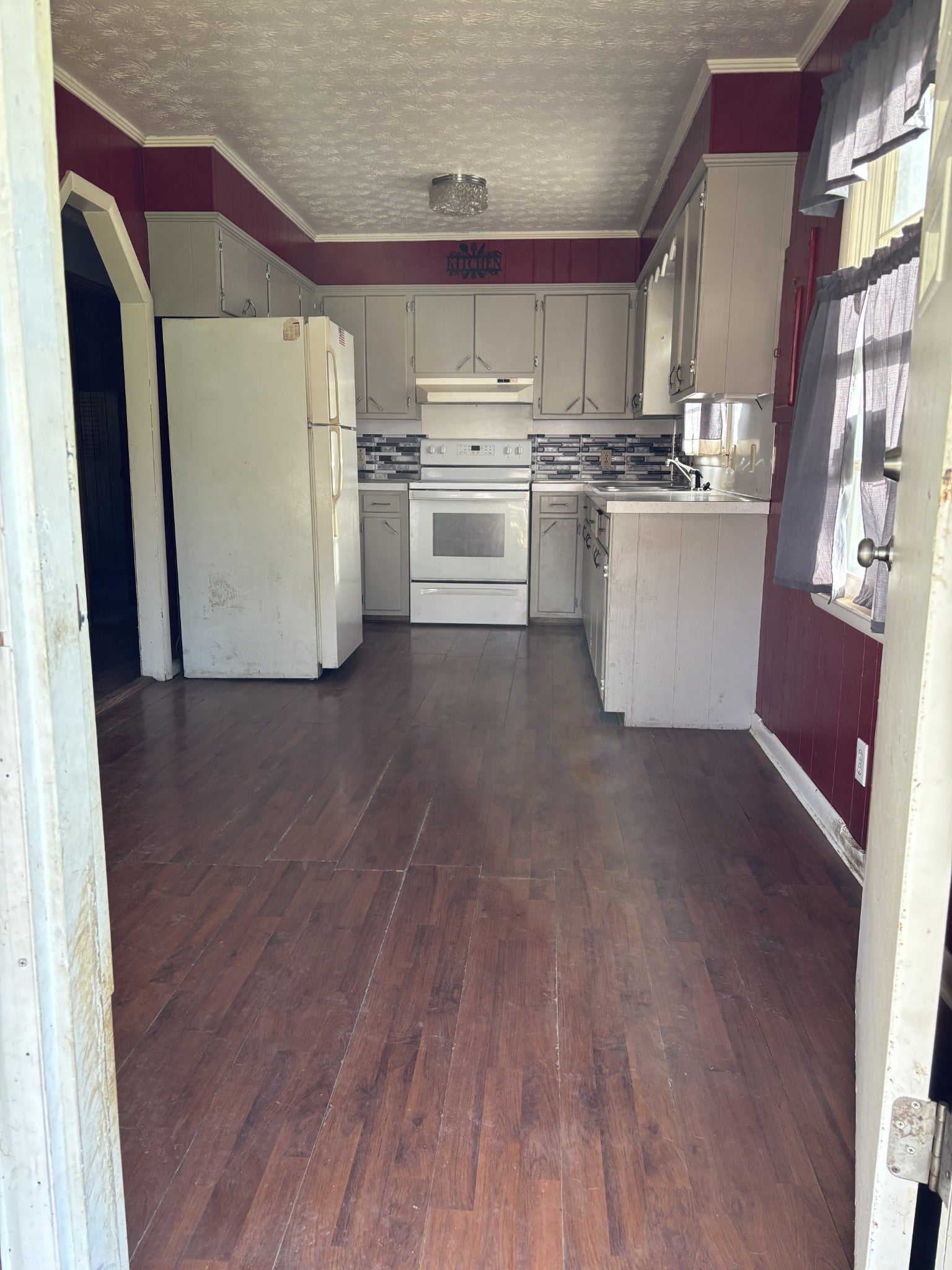 1711 N Grundy Quarles Hwy