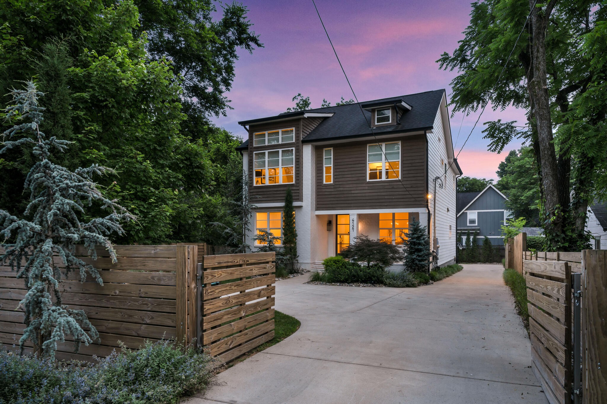 4121 Westlawn Dr