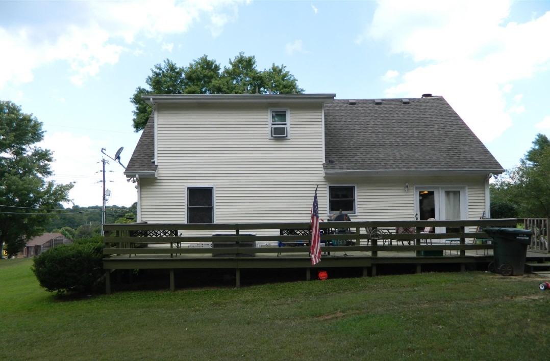 842 Hillside Dr