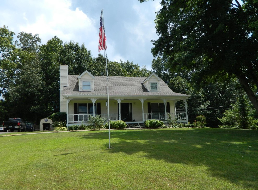 842 Hillside Dr