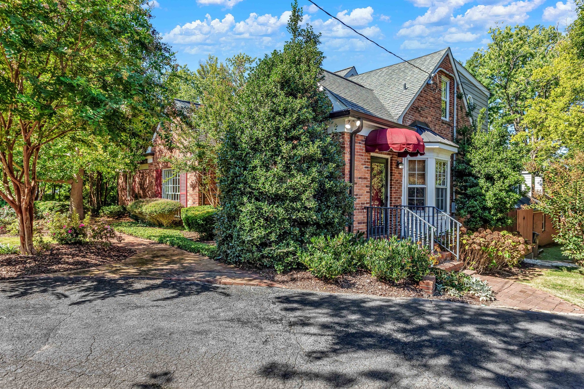 2301 Oxford Rd