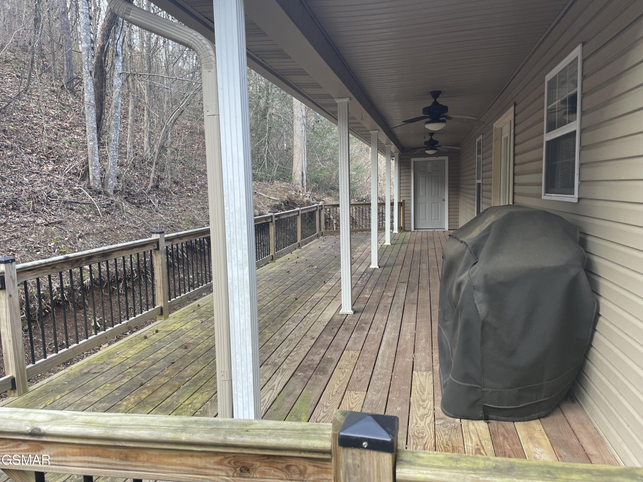 583 Loraine Street - Photo 2