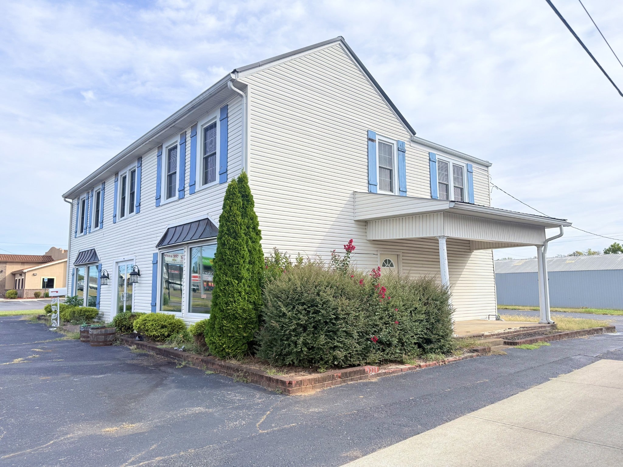 716 N Main St