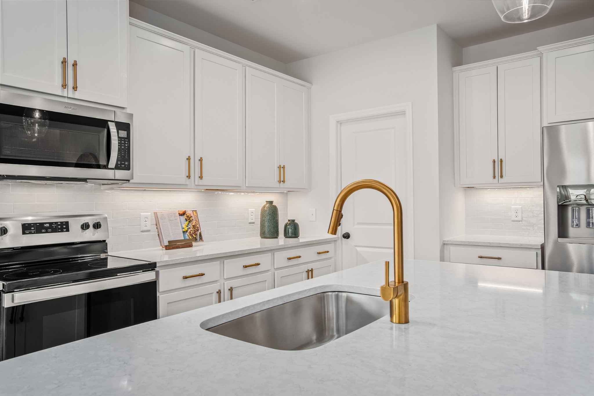 1926 Hildebrand Lane