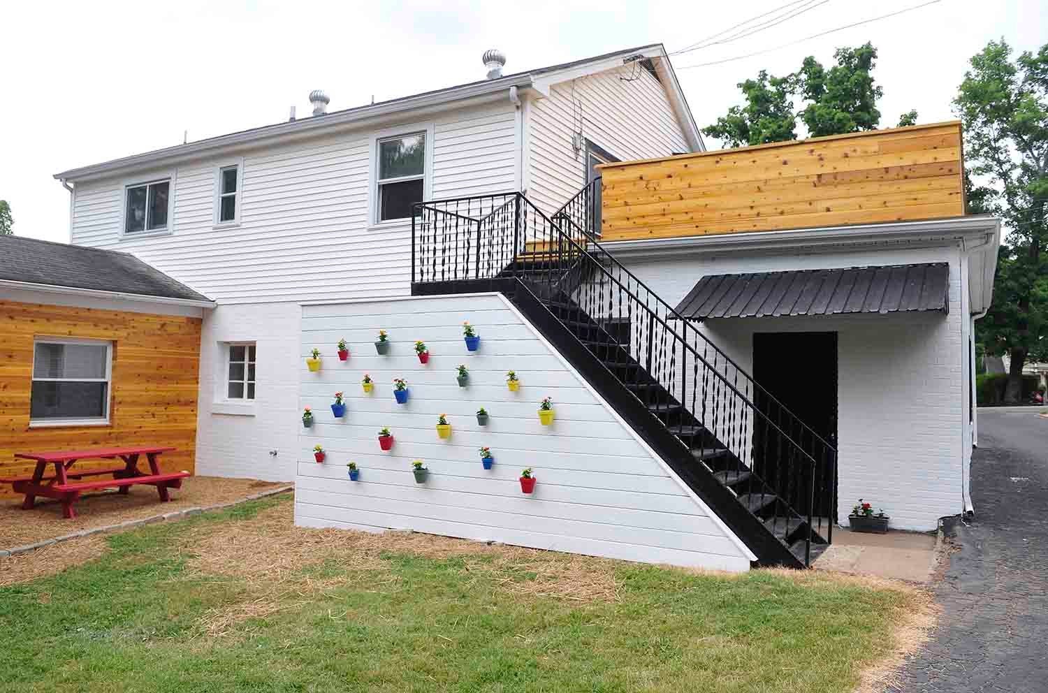 1.0-bed rental at 1111 Mcalpine Ave