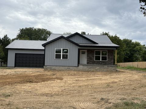 Photo of 312 Kimmins St, Hohenwald, TN 38462 (MLS # 2989851)