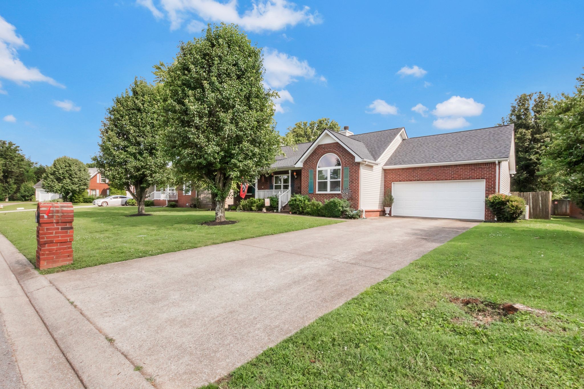 2821 Holsted Dr