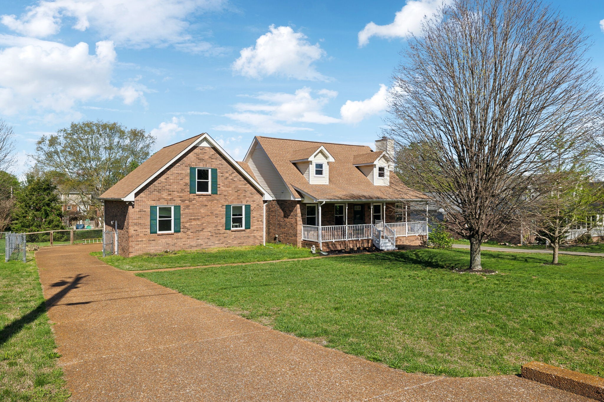 213 Lone Oak Dr