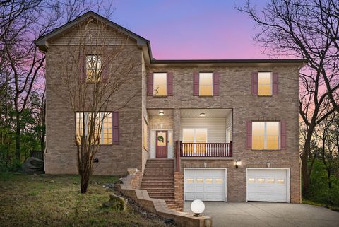 1041 Flintlock Ct Nashville TN 37217