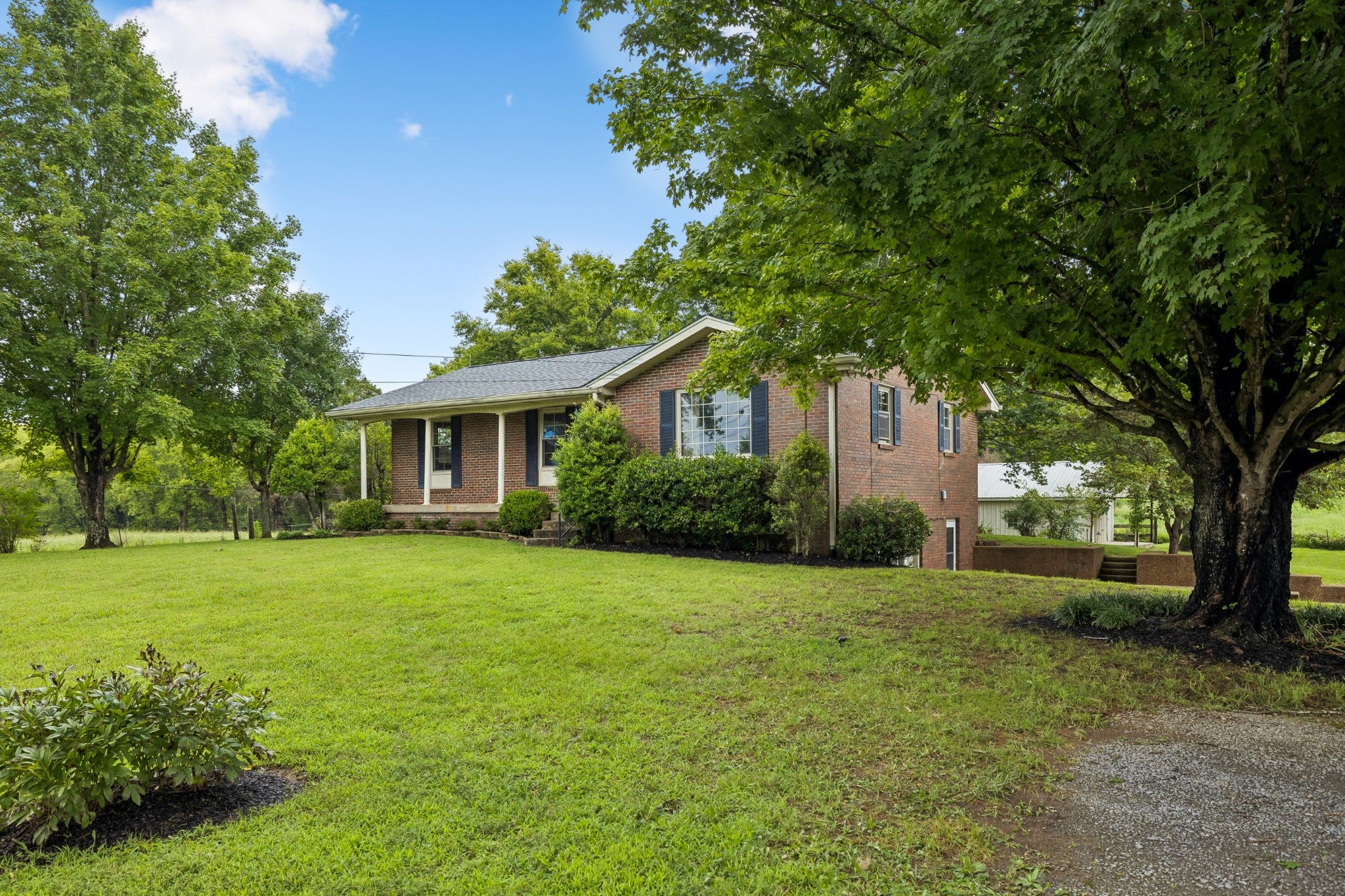 575 Centerville Rd