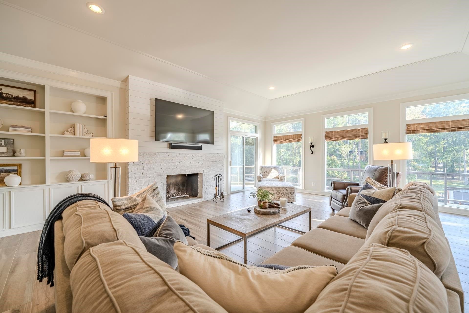 89 EDGEWOOD LN