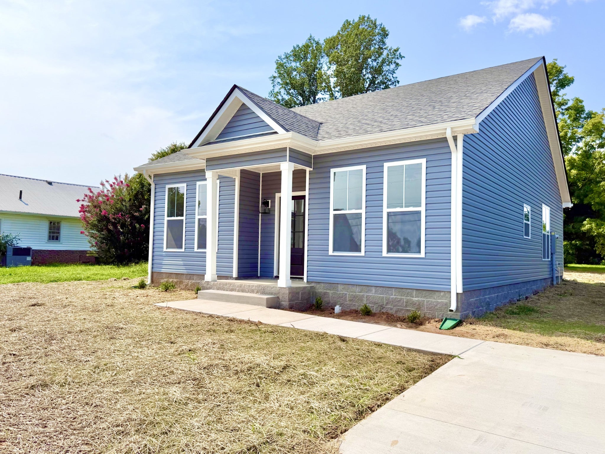489 S Main St