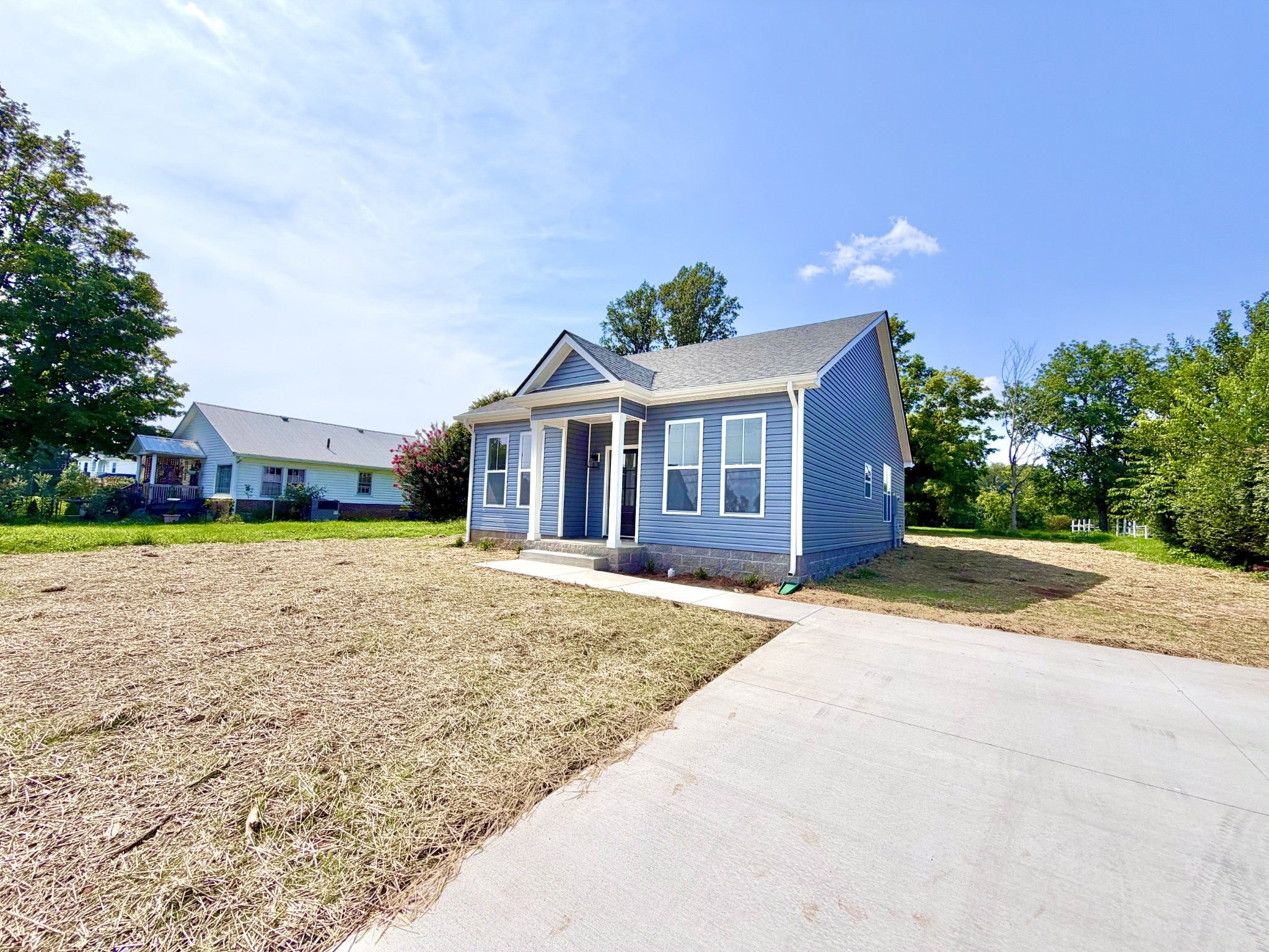 489 S Main St