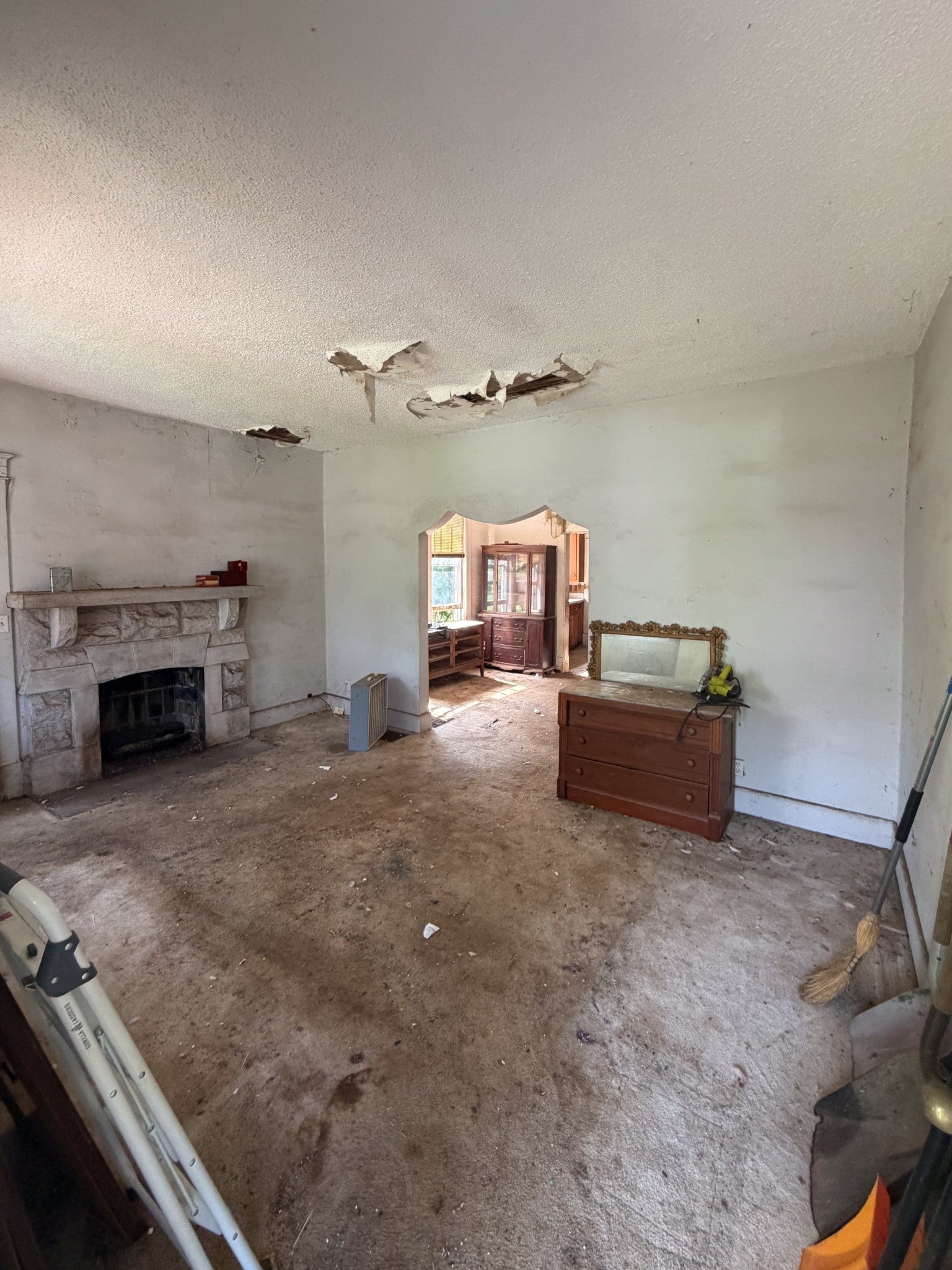 1018 McMahan Ave